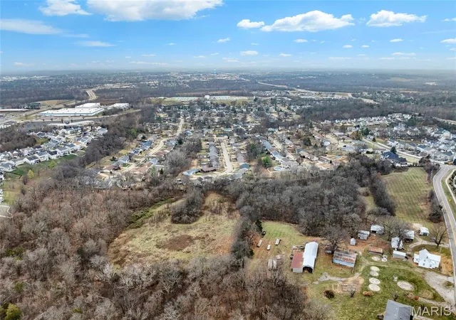 Photo 3 of Sale Pending at 5942 Hawkins Fuchs Rd, Saint Louis, MO 63129 | MLS# MIS26001919 | Listing updated on 2026-05-10