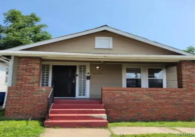 Homes for sale in St Louis, MO | 6709 Stratford Ave, St Louis, MO 63121 | MLS# MIS26001921