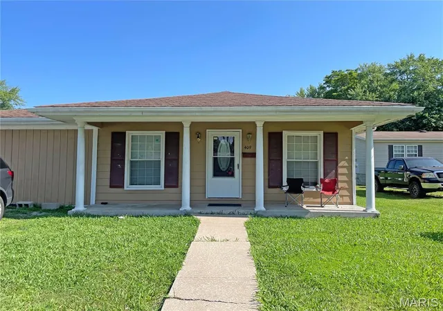 Homes for sale in Sparta, IL | 409 E Mound St, Sparta, IL 62286 | MLS# MIS26001950