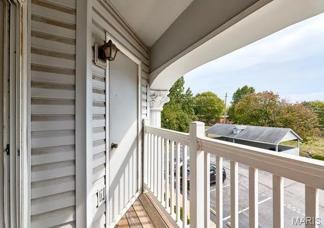 2nd image of 1960 Marine Ter Dr, Maryland Heights, MO 63146