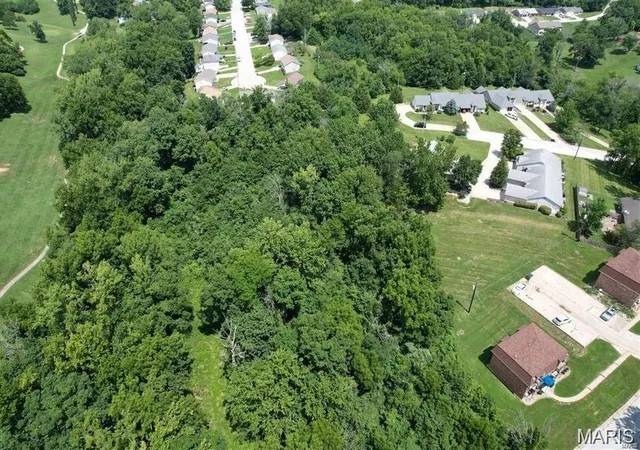 2nd image of 5 S Park Dr, Hannibal, MO 63401 | MLS# MIS26002241