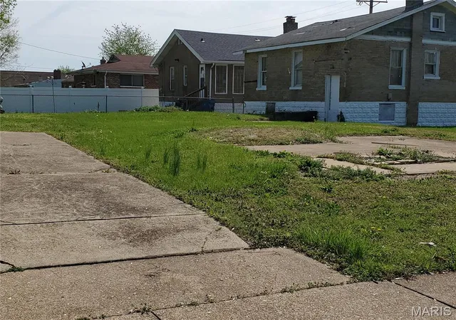 Photo 3 of Land at 7923 W Bruno Ave, Saint Louis, MO 63117 | MLS# MIS26002296 | | Sold on 2026-04-10