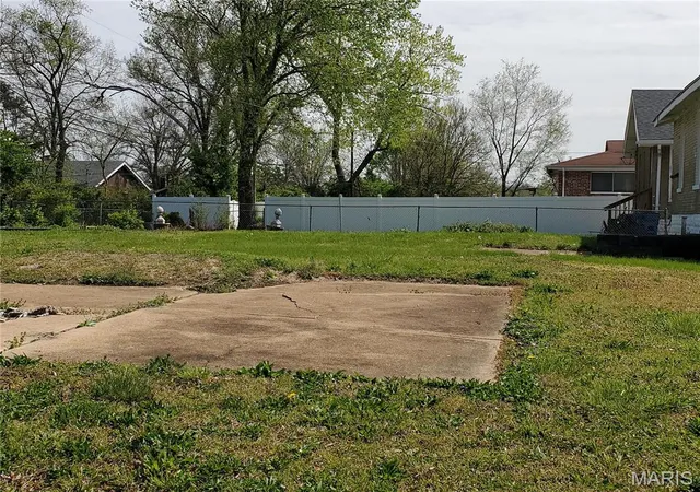 Photo 4 of Land at 7923 W Bruno Ave, Saint Louis, MO 63117 | MLS# MIS26002296 | | Sold on 2026-04-10