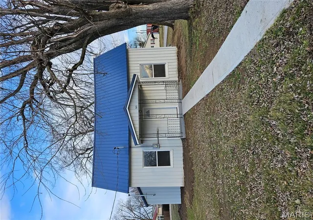 Photo 5 of Single Family Residence at 305 S Main St, Center, MO 63436 | MLS# MIS26002535 | | Sold on 2026-02-20