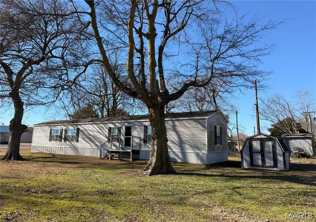 Homes for sale in Gideon, MO | 106 W Railroad St, Gideon, MO 63848 | MLS# MIS26002743