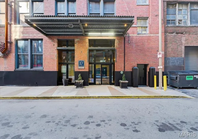 2nd image of 1010 Saint Charles St, St Louis, MO 63101