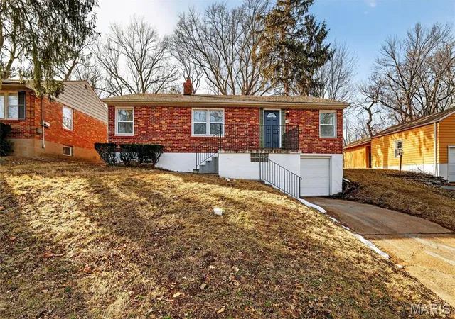 Homes for sale in St Louis, MO | 33 S Dellwood Ave, St Louis, MO 63135 | MLS# MIS26003499