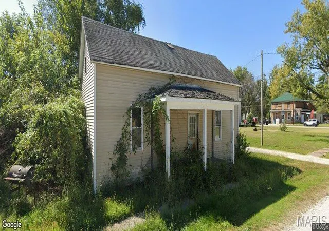 Photo 1 of Single family home for sale at 4 W Church St W, Lenzburg, IL 62255 | MLS# MIS26003607 | Listing updated on 2026-01-22