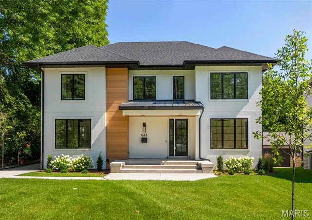 Single family home for sale at 643 Marshall Ave, Saint Louis, MO 63119 | MLS# MIS26003609