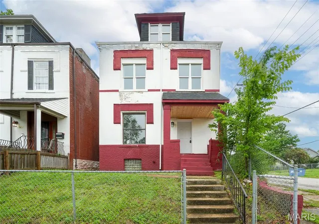 Single Family Residence at 919 Pendleton Ave, Saint Louis, MO 63108 | MLS# MIS26003625 |  | Sold on 2026-02-27