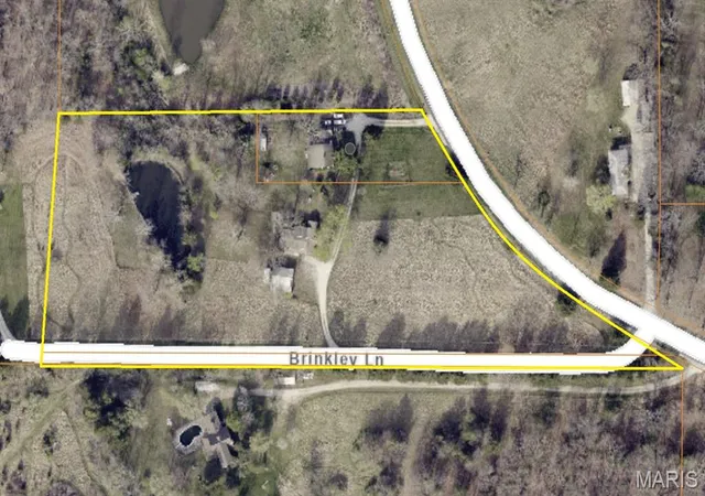 Photo 4 of Single family home for sale at 818 W Hwy D, Wentzville, MO 63385 | MLS# MIS26003733 | Listing updated on 2026-07-28
