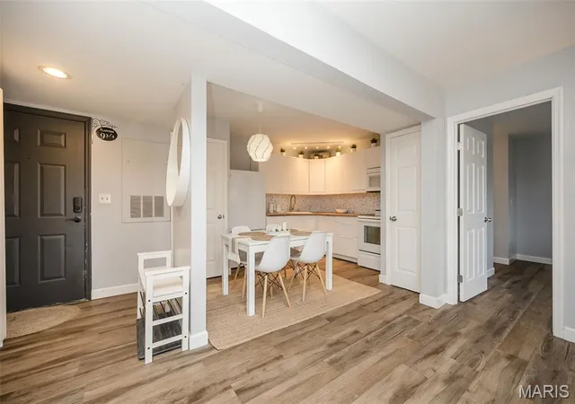 Photo 3 of Condo for sale at 2303 Kratky Rd #B, Saint Louis, MO 63114 | MLS# MIS26004138 | Listing updated on 2026-07-13