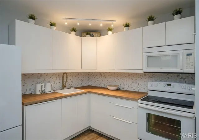 Photo 4 of Condo for sale at 2303 Kratky Rd #B, Saint Louis, MO 63114 | MLS# MIS26004138 | Listing updated on 2026-07-13