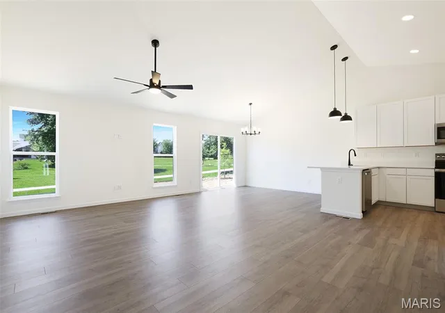 3rd image of 31 Bluestem Ct, Lake Saint Louis, MO 63367 | MLS# MIS26004143