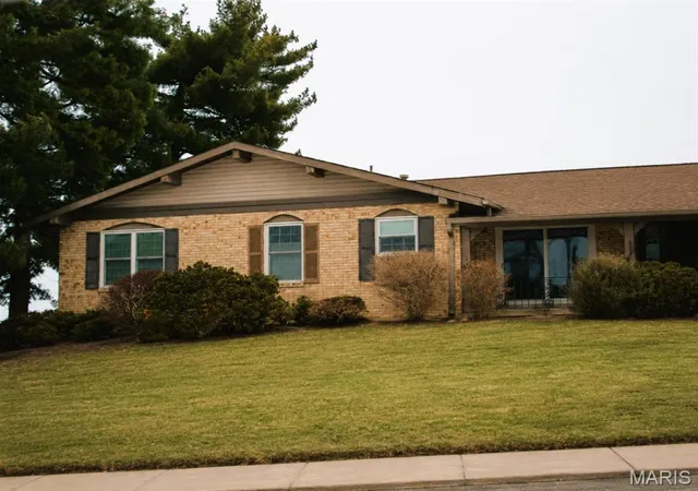 2nd image of 3145 Leisurewood Ct #A, Florissant, MO 63033 | MLS# MIS26004599