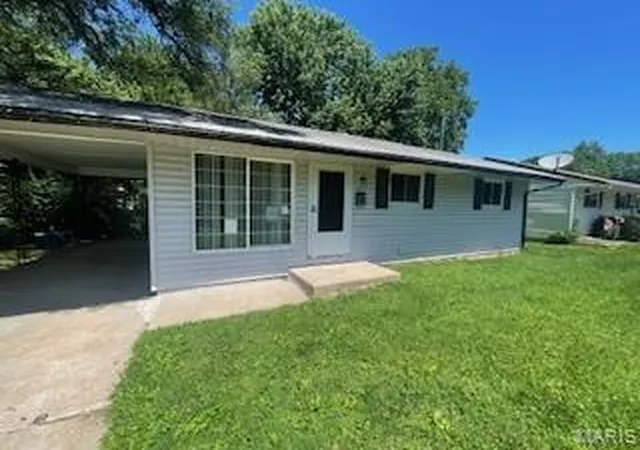Photo 1 of Single family home for sale at 95 Florissant Park Dr, Florissant, MO 63031 | MLS# MIS26004874 | Listing updated on 2026-10-19