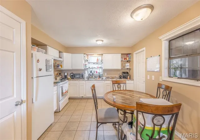 Homes for sale in Poplar Bluff, MO | 2709 Oakmoore Dr, Poplar Bluff, MO 63901 | MLS# MIS26005362