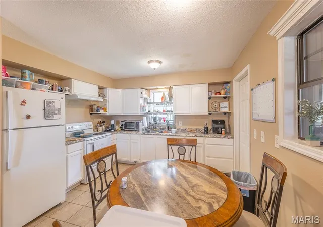 Homes for sale in Poplar Bluff, MO | 2709 Oakmoore Dr, Poplar Bluff, MO 63901 | MLS# MIS26005362