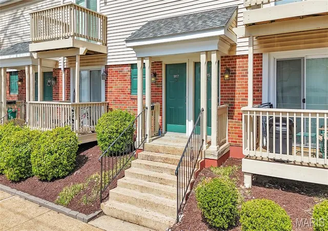2nd image of 9117 N Swan Cir, Saint Louis, MO 63144 | MLS# MIS26005368