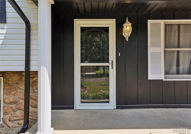 3rd image of 1512 N Harrison St, Litchfield, IL 62056 | MLS# MIS26005456