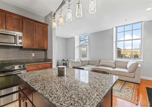 2nd image of 1515 Lafayette Ave #109, St Louis, MO 63104 | MLS# MIS26005743