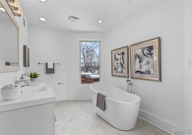 4th image of 5849 De Giverville Ave, Saint Louis, MO 63112 | MLS# MIS26005750