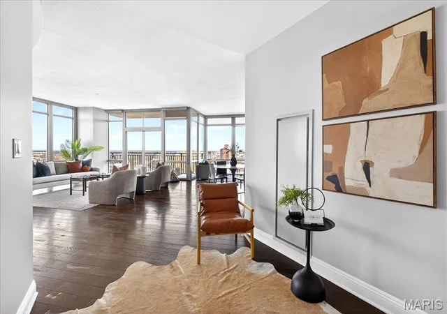 Photo 3 of Condo for sale at 4909 Laclede Ave #2103, Saint Louis, MO 63108 | MLS# MIS26005775 | Listing updated on 2026-09-16