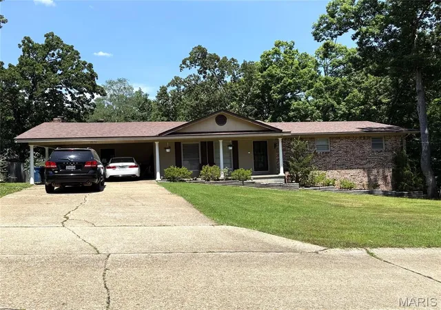 1st image of 2001 King Rd, Poplar Bluff, MO 63901 | MLS# MIS26005844