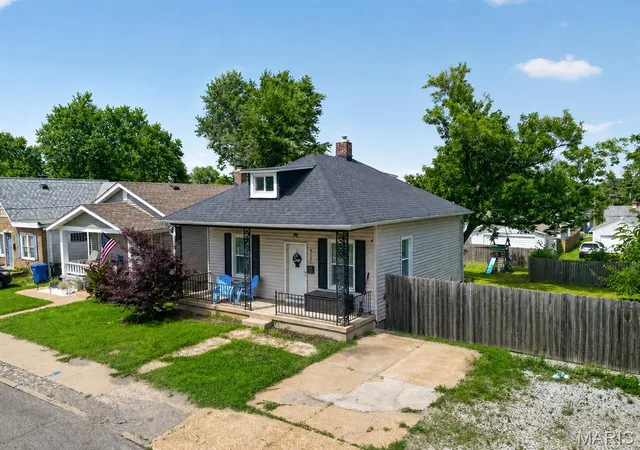 Homes for sale in Saint Louis, MO | 4735 Hannover Ave, Saint Louis, MO 63123 | MLS# MIS26005954