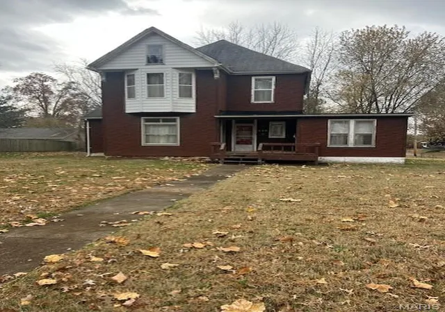 Homes for sale in Belleville, IL | 420 State St, Belleville, IL 62220 | MLS# MIS26005990