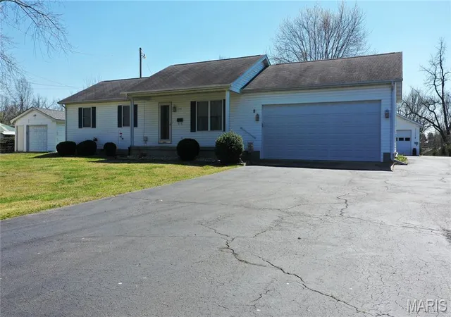 Homes for sale in Salem, MO | 701 E Dent St, Salem, MO 65560 | MLS# MIS26006038