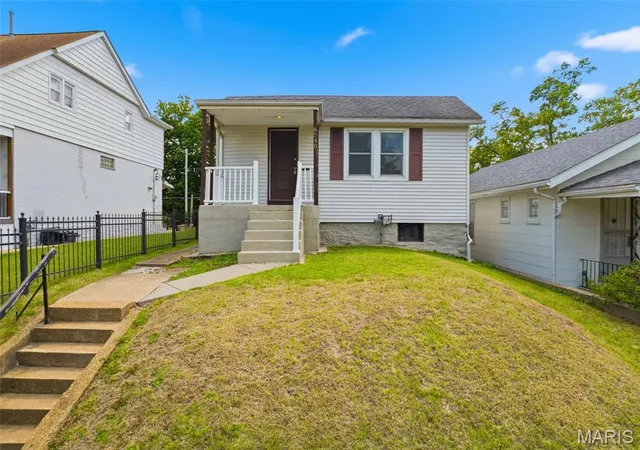 Photo 2 of Sale Pending at 6540 Mccune Ave, Saint Louis, MO 63139 | MLS# MIS26006154 | Listing updated on 2026-08-27
