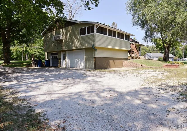 Photo 2 of Single family home for sale at 920 E Beaumont Ave, Greenville, IL 62246 | MLS# MIS26006169 | Listing updated on 2026-09-26