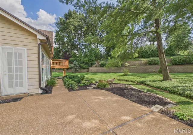 Photo 2 of Single family home for sale at 14292 Cedar Springs Dr, Chesterfield, MO 63017 | MLS# MIS26006182 | Listing updated on 2026-09-14