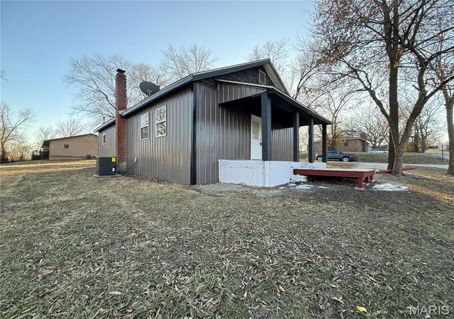 Homes for sale in West Plains, MO | 204 E Davis St, West Plains, MO 65775 | MLS# MIS26006296