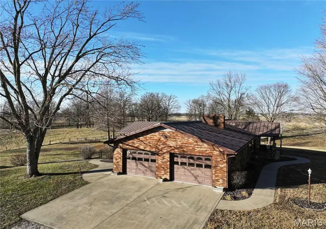 Photo 2 of Single family home for sale at 34 Missouri Ln, Perryville, MO 63775 | MLS# MIS26006398 | Listing updated on 2026-09-24