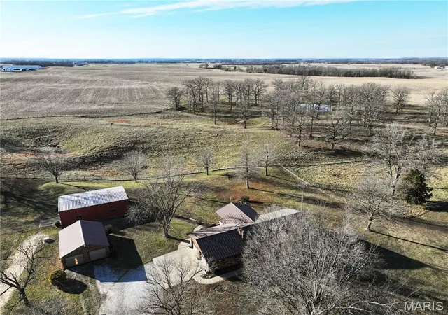 Photo 3 of Single family home for sale at 34 Missouri Ln, Perryville, MO 63775 | MLS# MIS26006398 | Listing updated on 2026-09-24