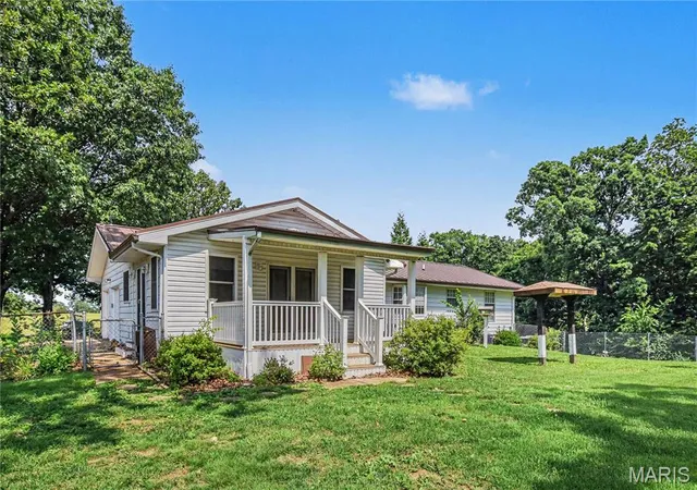 Homes for sale in Augusta, MO | 5520 Hwy T, Augusta, MO 63332 | MLS# MIS26006728