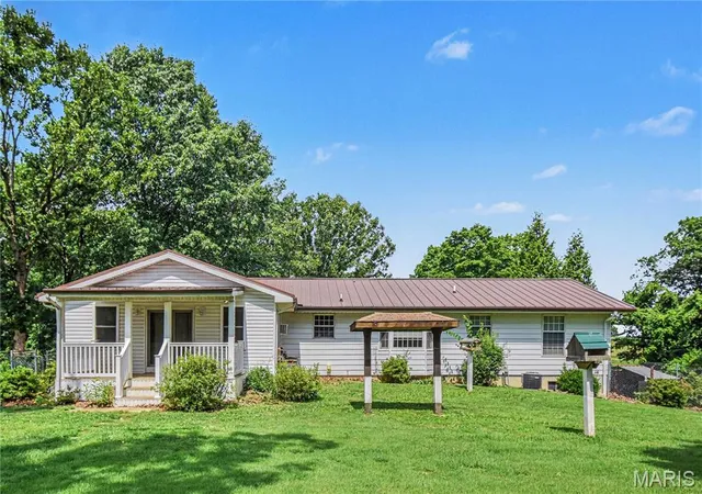 Homes for sale in Augusta, MO | 5520 Hwy T, Augusta, MO 63332 | MLS# MIS26006728