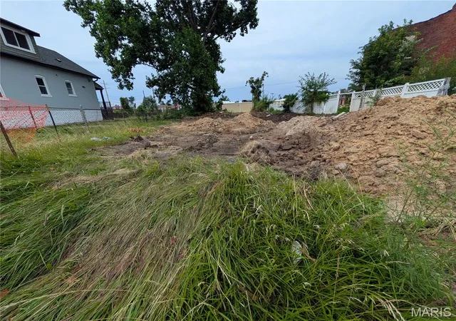 1st image of 4482 San Francisco Ave, St Louis, MO 63115 | MLS# MIS26006788