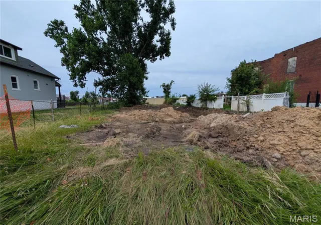 3rd image of 4482 San Francisco Ave, St Louis, MO 63115 | MLS# MIS26006788