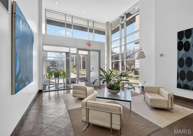 3rd image of 4545 Lindell Blvd #20, St Louis, MO 63108 | MLS# MIS26006795