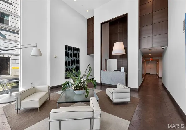 4th image of 4545 Lindell Blvd #20, St Louis, MO 63108 | MLS# MIS26006795