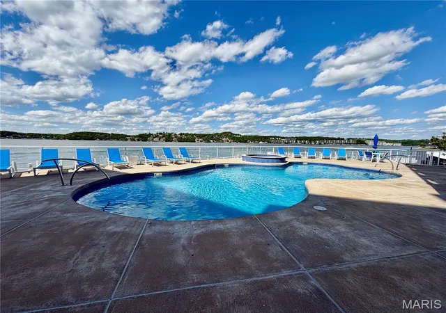 Homes for sale in Lake Ozark, MO | 183 Upper Monarch Cove Drive, Lake Ozark, MO 65049 | Houzeo