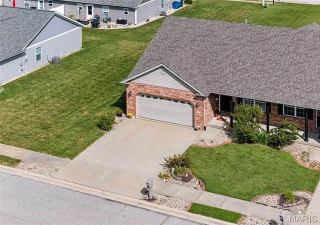 Photo 1 of Single family home for sale at 55 Bridgewater Ln #A, Highland, IL 62249 | MLS# MIS26006835 | Listing updated on 2026-09-16