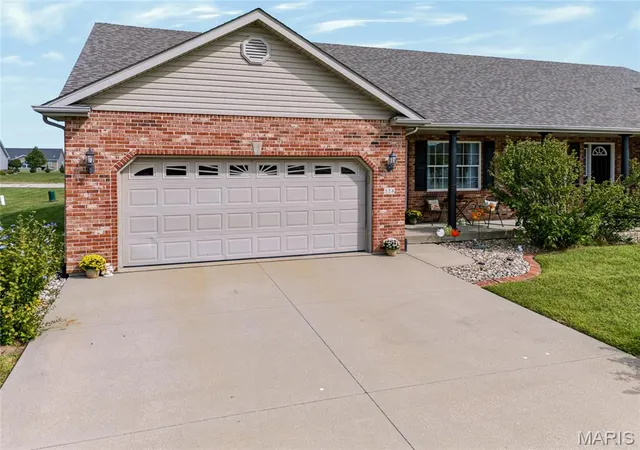 Photo 2 of Single family home for sale at 55 Bridgewater Ln #A, Highland, IL 62249 | MLS# MIS26006835 | Listing updated on 2026-09-16