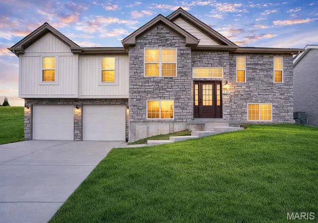 1st image of 158 Pellin's Ct #158 STB, Washington, MO 63090 | MLS# MIS26006937