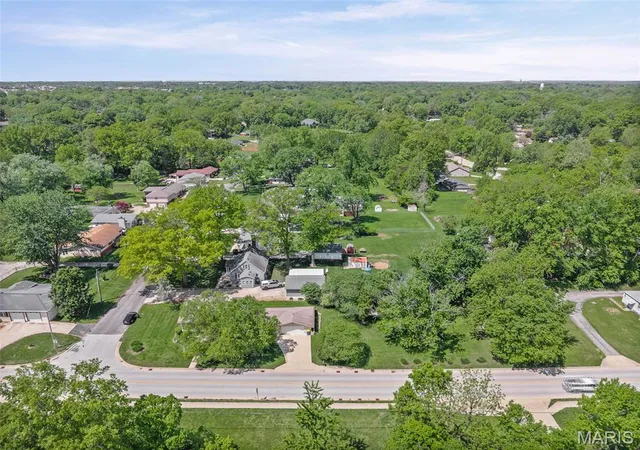 Photo 23 of Single family home for sale at 1237 Gerber Rd, Edwardsville, IL 62025 | MLS# MIS26007093 | Listing updated on 2026-09-14