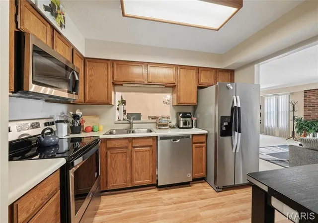 Listing Photo 4 - Condo for sale in building located at 12929 Portulaca Dr, St. Louis, MO 63146 - Unit #310