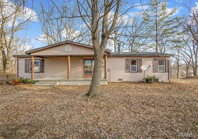 Photo 1 of Manufactured home for sale at 6401 S Ronnie Dr, Waterloo, IL 62298 | MLS# MIS26007464 | Listing updated on 2026-03-16